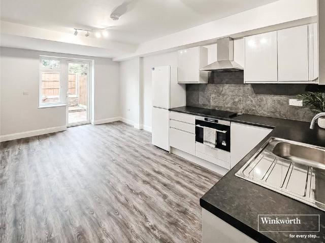 Flat for rent in Kenton, Greater London
