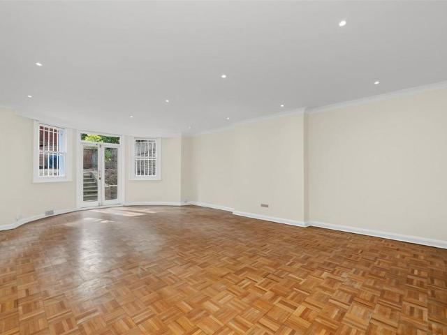 Apartment for rent in Swiss Cottage, Greater London
