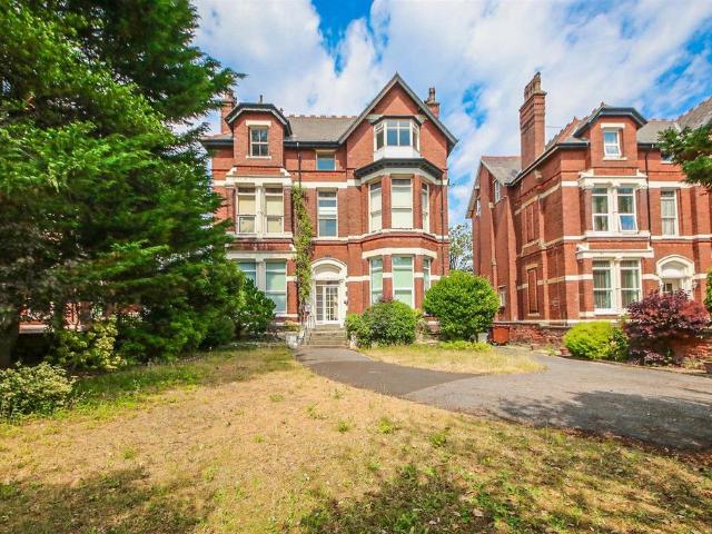 Flat for rent in Southport, Sefton