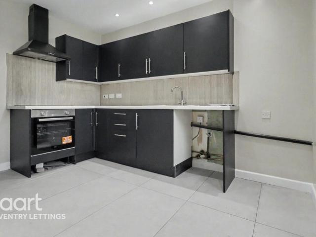 Flat for rent in Coundon, West Midlands