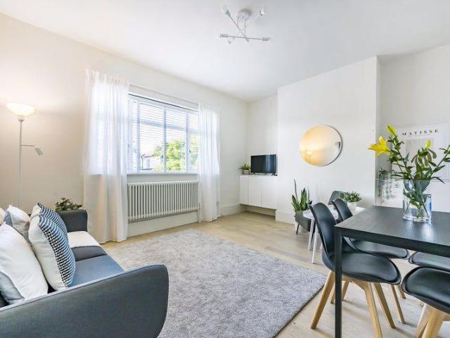 Flat for rent in Grange Park, Cat Hill
