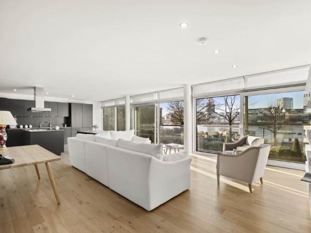 Flat for rent in Battersea, Greater London