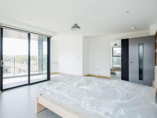Apartment for rent in Camberwell, Greater London
