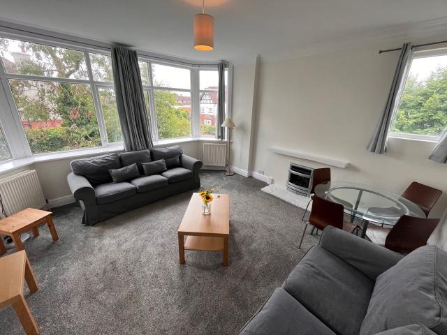 Apartment for rent in West Park, West Yorkshire