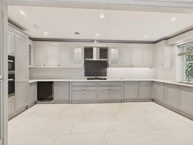 Apartment for rent in Beaconsfield and Chepping Wye Community Board, Knotty Green