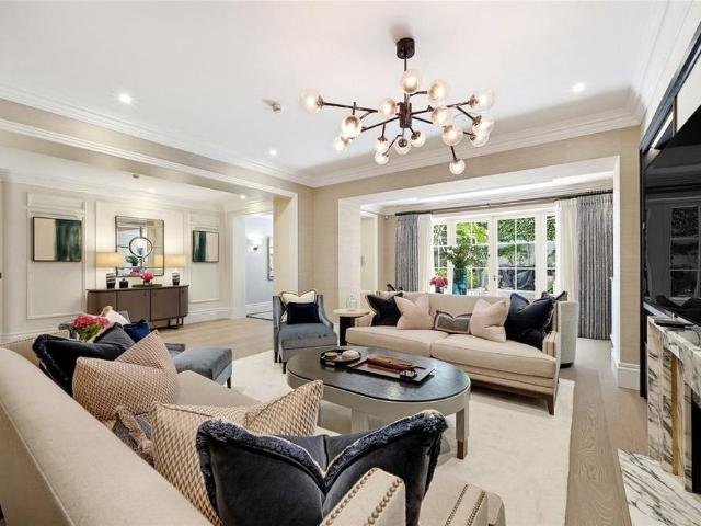 Apartment for rent in Belgravia, Greater London