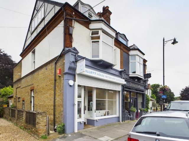 Flat for rent in Laleham, Spelthorne
