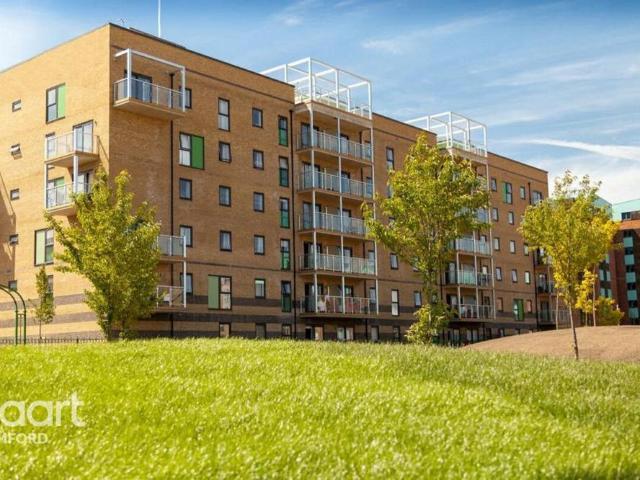 Apartment for rent in Rush Green, Greater London
