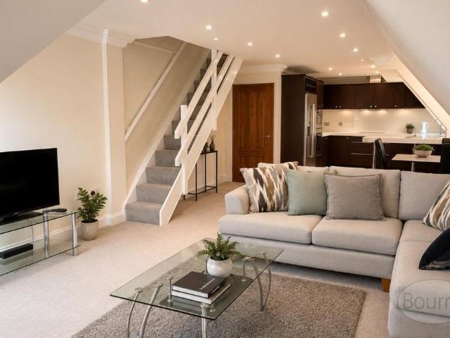 Apartment for rent in Blackhills, Surrey