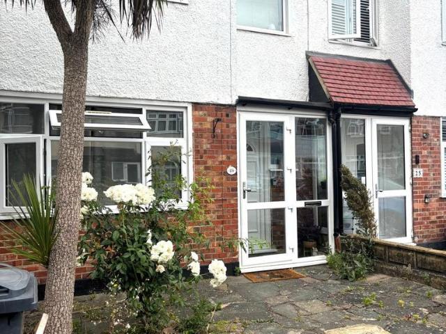 Flat for rent in London Borough of Merton, Greater London