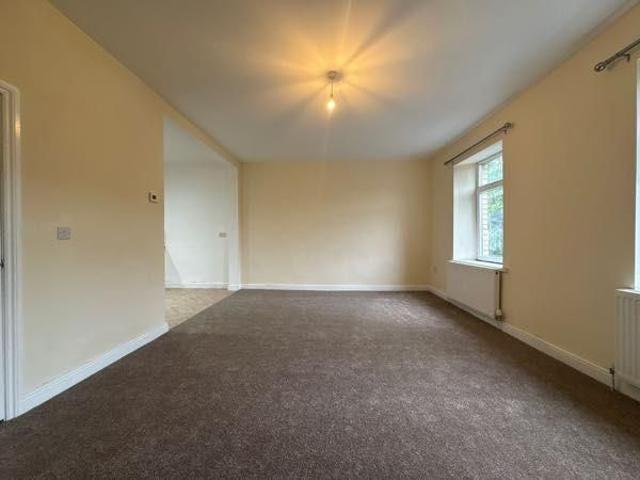 Apartment for rent in Llanhilleth, Wales