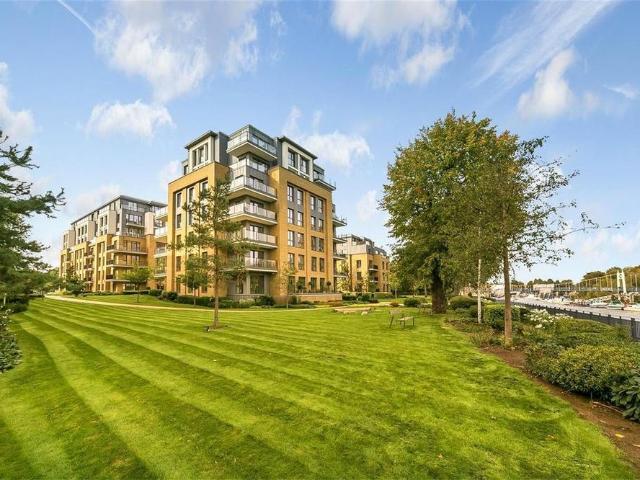 Apartment for rent in Strawberry Hill, Greater London