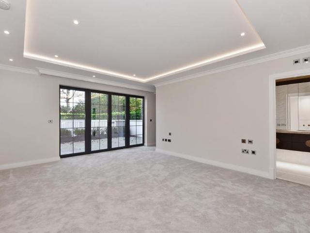 Apartment for rent in Rockwell Green, Somerset