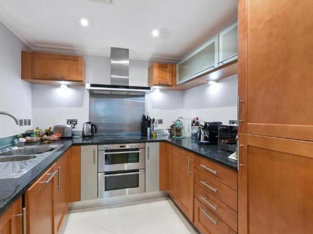 Flat for rent in Isle Of Dogs, Greater London