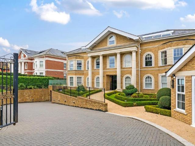 Flat for rent in Cockfosters, Greater London