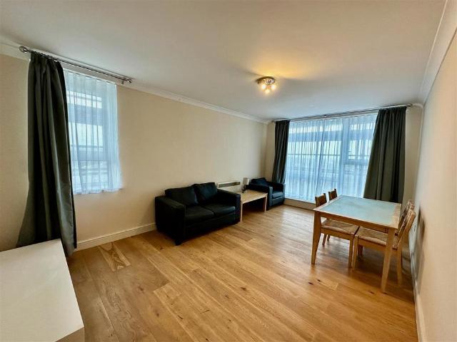 Flat for rent in Belsize Park, Greater London