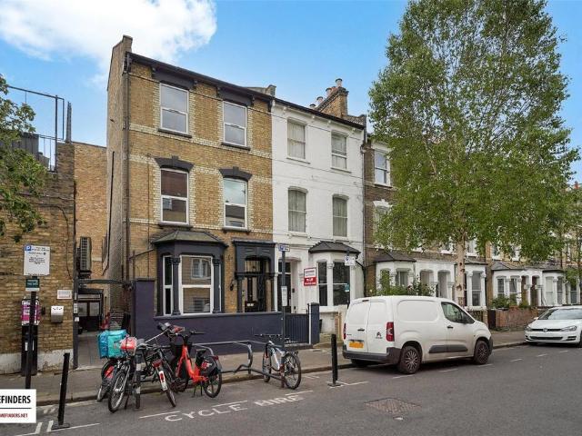 Flat for rent in Stoke Newington, Greater London