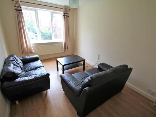 Apartment for rent in Woodhouse, West Yorkshire