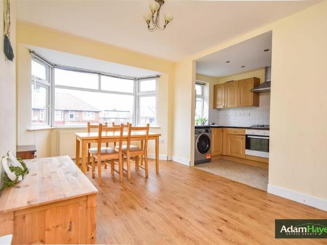 Flat for rent in Brent Cross, Isle Of Man
