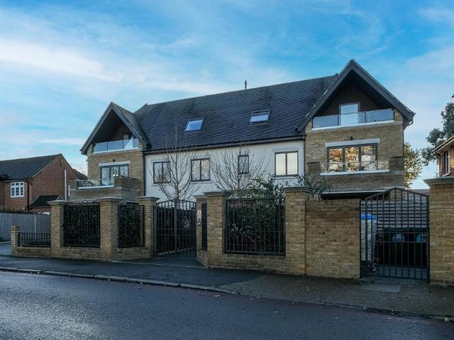 Flat for rent in London Borough of Hounslow, Spring Grove