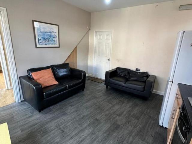 Apartment for rent in Hyde Park, West Yorkshire