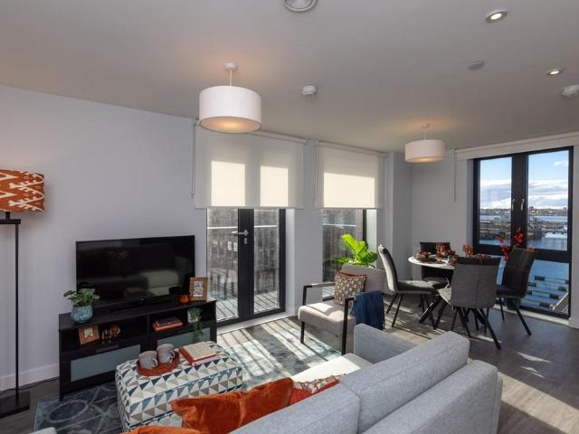 Flat for rent in Calderstones