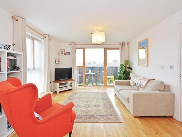 Flat for rent in London Borough of Lewisham, Deptford