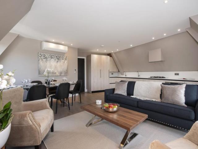 Flat for rent in Temple Fortune, Cat Hill