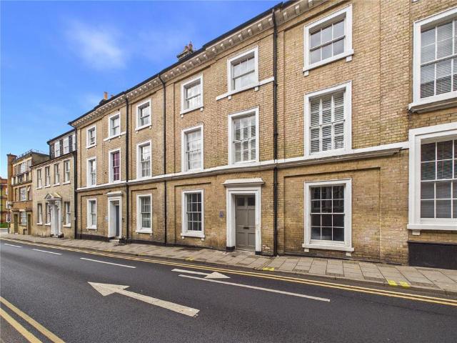 Flat for rent in Key Street, Suffolk