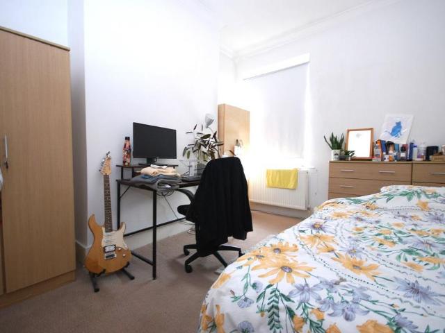 Flat for rent in Oval, Greater London