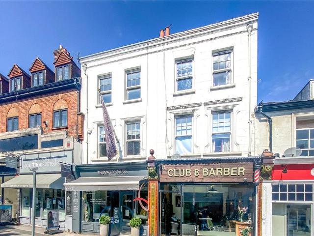 Flat for rent in Lower Green Esher, Blackhills
