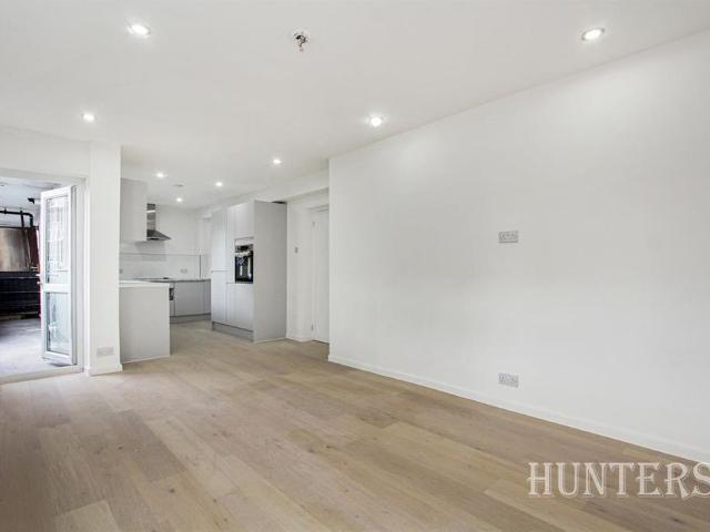 Apartment for rent in Camberwell, Greater London