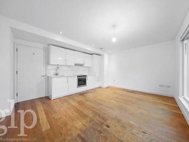 Flat for rent in Soho, Greater London