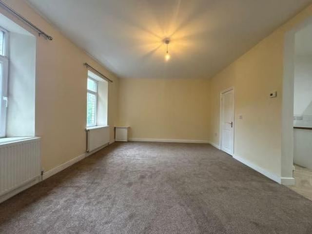 Apartment for rent in Llanhilleth, Wales