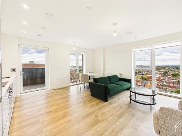 Flat for rent in Goodmayes, Greater London