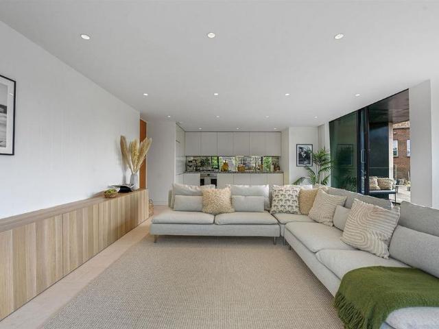 Apartment for rent in Primrose Hill, Greater London
