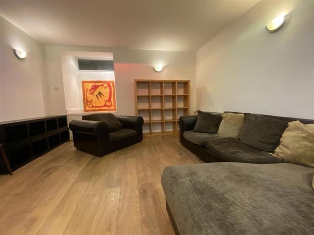 Apartment for rent in Lee Bank, Greater Manchester