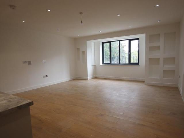 Apartment for rent in London Borough of Croydon, Purley