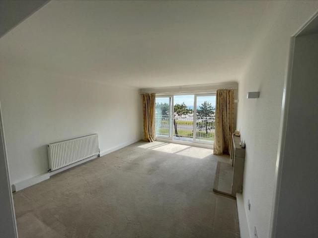 Apartment for rent in Highcliffe