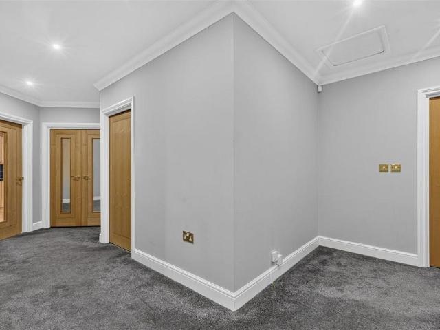 Apartment for rent in Four Oaks, West Midlands