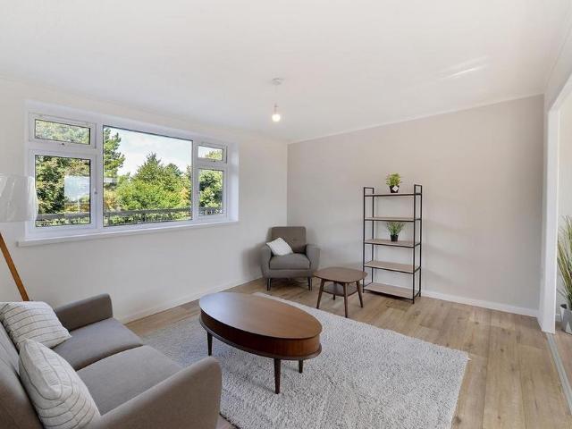 Apartment for rent in Allington, Midway