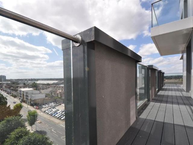 Apartment for rent in Seven Kings, Greater London
