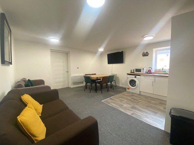 Flat for rent in Southport, Sefton