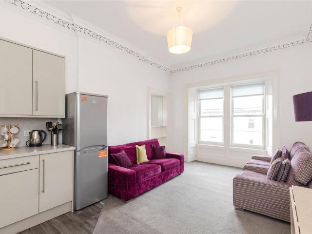 Flat for rent in Southside, Scotland