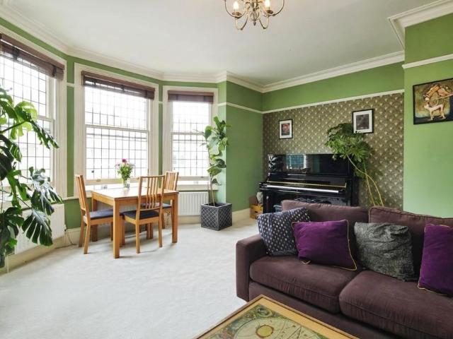 Apartment for rent in Aldrington