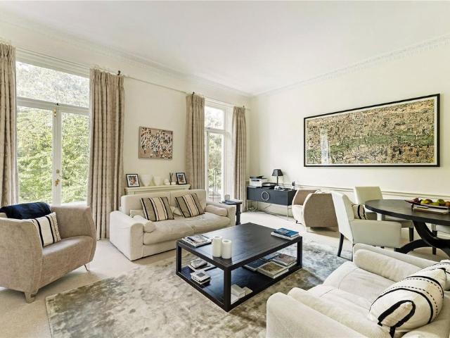 Flat for rent in Chelsea, Cat Hill