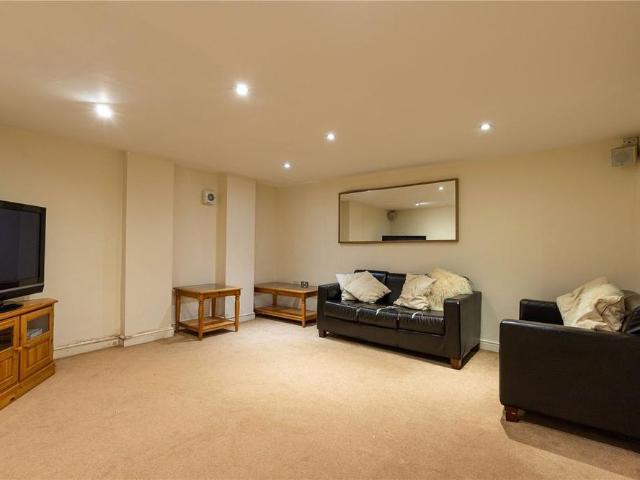 Apartment for rent in Bollinbrook, Macclesfield