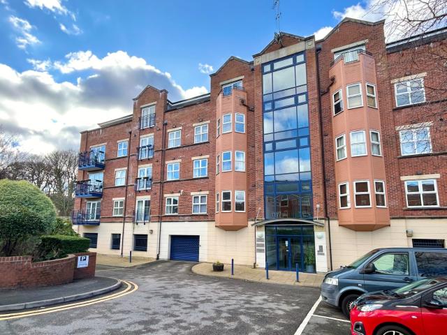 Apartment for rent in Weetwood, West Yorkshire