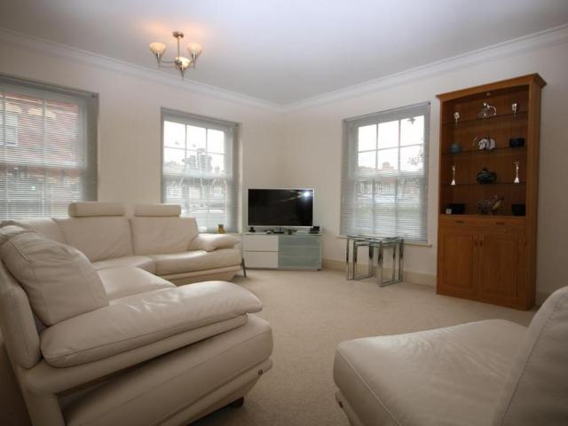 Apartment for rent in Henley-on-Thames, Berrick Salome