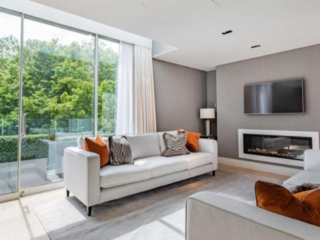 Flat for rent in Mayfair, Greater London